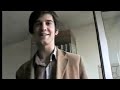 in�dit une seule fille pour assister a l'interview de mathieu johann