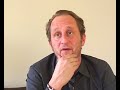 l'interview de benoit poelvoorde pour les deux mondes: monde id�al contre monde r�el.