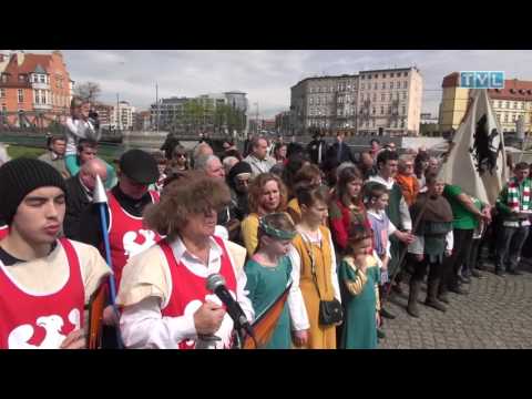 Click to View : „Rzecz o tym jak Mieszka ochrzczono i z Dobrawą zaślubiono” Wrocław bulwar kard Stefana Wyszyńskiego 17 kwietnia 2016 roku