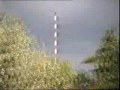 hemk�rd video filmad fr�n bilen. sundsvall mellanv�gss�ndare i birsta (n�ra sk�ns kyrka) utefter e4, juli 1995. stationen var i drift 1952-1978. masterna spr�ngdes i december 1996. effekt 150kw. masth�jd ca. 220m.