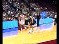 Gallinari (AJ Milano) va a schiacciare su Bodiroga e Lorbek