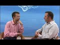 http://www.mystica.tv

quantenphysik & buddhismus
in der esoterischen literatur ist oft von der quantenphysik die rede, die angeblich fast alle spirituellen erlebnisse und ph�nomene l�ngst beweisen hat. ist das wirklich so? ich spreche mit christian kohl, doktor der theoretischen physik und gleichzeitig praktizierender buddhist, der uns die zusammenh�nge lebendig und verst�ndlich vermittelt. tats�chlich scheint in der quantenwelt -- der welt der allerkleinsten teilchen und/oder energien -- unser normales weltbild keine g�ltigkeit mehr zu haben. je tiefer man in die materie blickt, umso weniger kann man ?materie