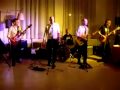 Cosmic Cow och Dolf spelar