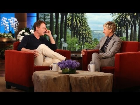 Greg Kinnear Plays 'Simon Says'