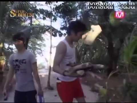 siwon donghae - it just makes me laugh how child-like they are here XD.