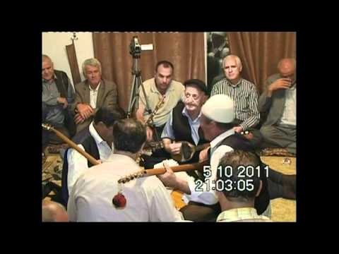 Bit e Sefes ne konakun te Halil Bytyqit per zjafet nipit halilit vogel.