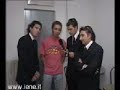 Valentino Rossi cantando