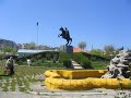 Görele TarihiTarih (İlk Yerliler)Strabon ve Ptolmeos'a göre İkinci Kerezos(Görele)'un yeri Tirebolu ile Trabzon arasındadır.Tarihi Görele, Görelle adı ile şimdiki Eynesil ilçesinin bir kilometre kadar doğusunda, kendi adıyla anılan kalenin çevresinde kurulmuştur. Görelle, eski Yunanca'da 