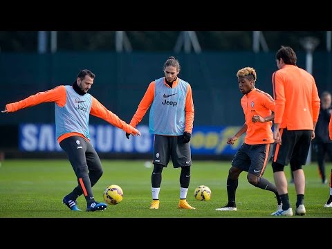 La Juventus al lavoro, Caceres e Matri in gruppo - Caceres and Matri return