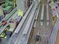 311系　セントラルタワーズ横を通過