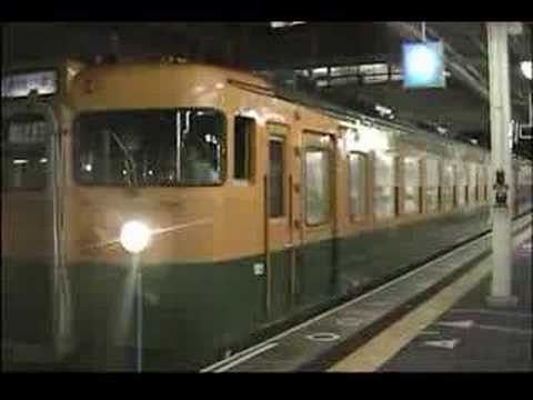 165系「夜行新宮行き」　和歌山駅入線