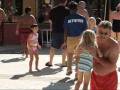 videos de Morgan and Mama dancing by the pool at Westgate