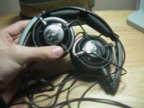 These are my new Skullcandy Lowrider Stereo Headphones