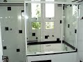CASA COM EXCELENTE ACABAMENTO, LINDA VISTA, NO CONDOMÍNIO MAIS VALORIZADO DE CAMPINAS, COM LIVING EM 4 AMBIENTES, 4 SUÍTES COM CLOSET, SENDO 2 MASTER, MEZANINO, ESCRITÓRIO, ÁREA DE LAZER COM CHURRASQUEIRA, FORNO, SAUNA, AMPLO JARDIM COM BELÍSSIMO PROJETO DE JARDINAGEM.