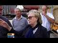 bernadette chirac interrompt ses vacances pour voler au secours des agriculteurs de corr�ze. l'ancienne conseill�re g�n�rale du canton a profit� de ce d�placement pour confirmer sa pr�sence � la cantonale partielle en septembre.