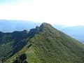 Aqui estamos Richo y Kina en la cima del cerro de la silla en uno de los dias mas felices de mi vida... El dia que me entrego el Anillo de compromiso... 15 de abril de 2007