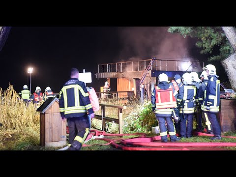 Potsdam: Schwimmsauna auf der Halbinsel Hermannswerder geht in Flammen auf  die Gste retten sich