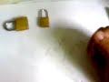 Como abrir cadeado com clips abrindo cadeado
