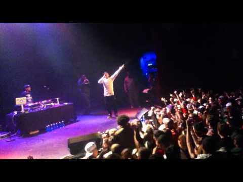 hard white - Yelawolf performing his smash,