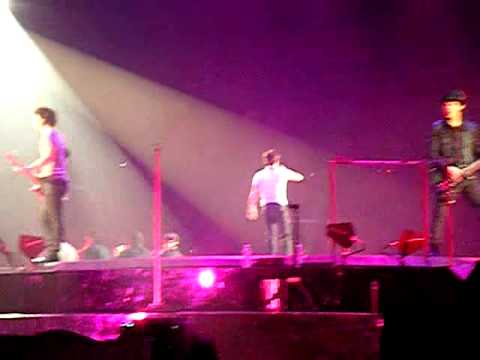 S.O.S Jonas Brothers; Metro Radio Arena Newcastle 18.11.09