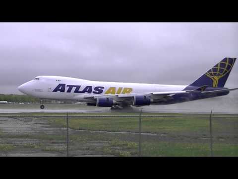 Amazing Massive Airplane Landing !!!