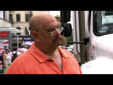 Undercover Boss - Modell's Sporting Goods S4 EP1 (U.S. TV Series)
