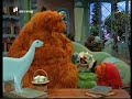 Urso, Joca e Trilo brincam ao faz-de-conta. Da série infantil 