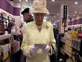 The Queen Buys The Jonas Brothers UK Debut Album The Queen Buys The Jonas Brothers UK Debut Album