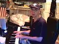 Rabbit mourn John Entwhistle (piano) Rabbit mourn John Entwhistle (piano)