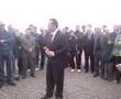 videos de Ramush Haradinaj viziton Varrezat e deshoreve ne Gjilan