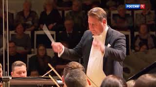 «11 сентября на XIV Международном музыкальном фестивале «Звезды на Байкале» - концерт Российского национального молодежного симфонического оркестра под руководством Александра Сладковского. Солисты - лауреаты Международного конкурса имени П. И. Чайковского Кеннет Броберг и Александр Канторов».