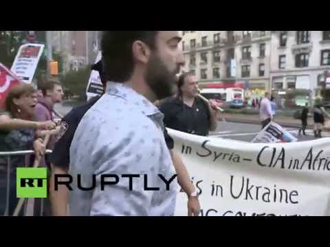 Peter Zalmayev (Залмаев) vs. pro-Putin thugs during Poroshenko’s speech at Columbia, Sept 29, 2015