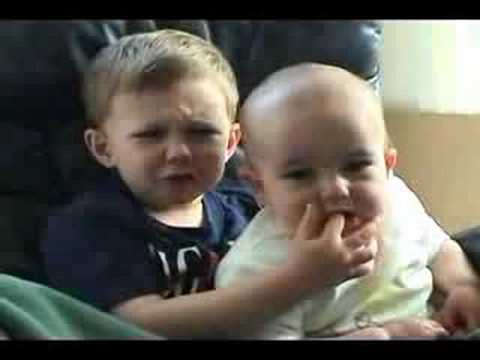 Charlie bit my finger - The Musical
