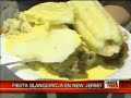 En New Jersey se encuentra la colonia peruana más numerosa de los Estados Unidos, quienes fueron llegando a ese país desde la decada de los 60s.  Para celebrar las Fiestas Patrias desde hace dos años se festeja el Festival Peruano de Nueva Jersey, en donde no falta nada para el gusto de nuestros compatriotas, especialmente lo que más nos identifica: nuestra comida.  Pero también está nuestra música y muchas cosas más.

Reportaje de Maribel Toledo-Ocampo
Edición: Alfonso Ego Aguirre
Cámara: Julio Mathews

Emitido en el programa 