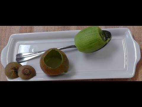 how to skin a kiwi fruit