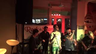 Δε Χωράς Πουθενά - Τρύπες - cover Rock Star School