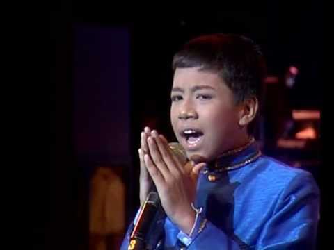 น้องบิว - ชนะเลิศ นักร้องชาย เพลงไทยลูกทุ่ง Bangkok Music Award 6 ก.ค. 54 @ Centerpoint Playhouse CentralWorld.