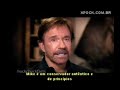 Olha o Chuck Norris fazendo valer sua fama!