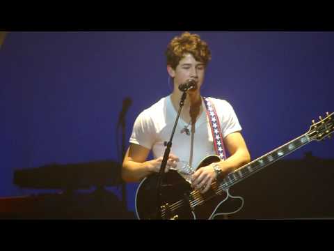 Nick Jonas is a Funny Guy @ Orpheum Theater, Boston 1/12/10