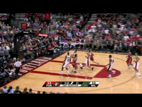 LaMarcus Aldridge and Andre Miller nice play
