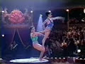 Sexy pair of acrobat/contortionists in green!