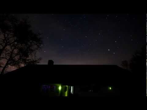 how to find saturn in the night sky