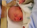 Louka pleure 2 jours de vie