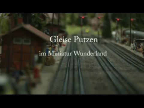 MiWuLaTV - English subtitles availible! Zwei mal im Jahr werden die zwölf Kilometer Modell-Gleis im Miniatur Wunderland gereinigt. Die große Putzaktion wird durch 17 ta...