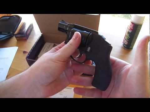 how to change battery on s&w bodyguard