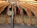 Building of a wood-burning pizza oven.