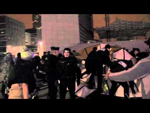 Couverture de l'article "[Paris]De nouvelles violences policières sur les Indignés de La Défense"