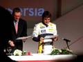 videos de Fernando Alonso simpatiquísimo entregando becas Universia.