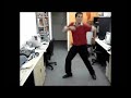 Acompanhe a extraordinária perfomance deste pacato trabalhador brasileiro, digno de vencer o programa 