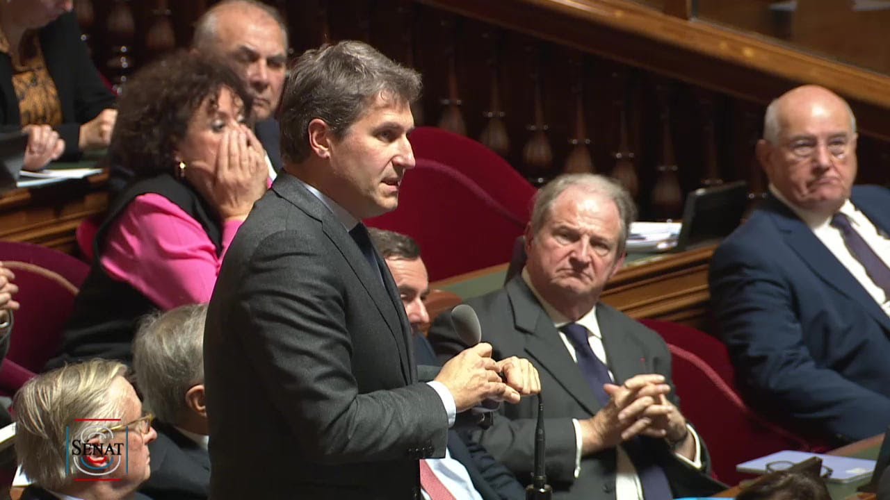 Question d'Actualité au Gouvernement - Difficultés budgétaires et compétences des communes